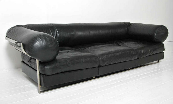 French Black Leather Sofa "Appolo" by Parisian High Society Designer Jacques Charpentier